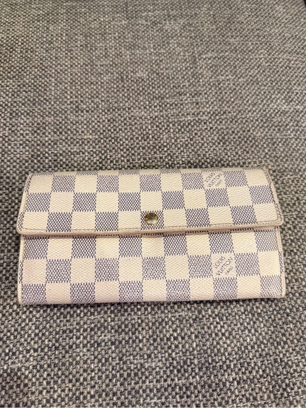 Authentic Louis Vuitton Artsy MM Damier Azul with matching Sarah Wallet